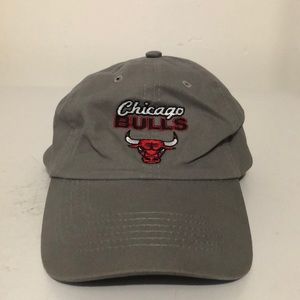 Chicago Bulls baseball cap- gray
